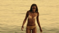 Yaima Ramos hot in bikini – Mar De Plastico (ES-2015) s1e7 HD 720p 2