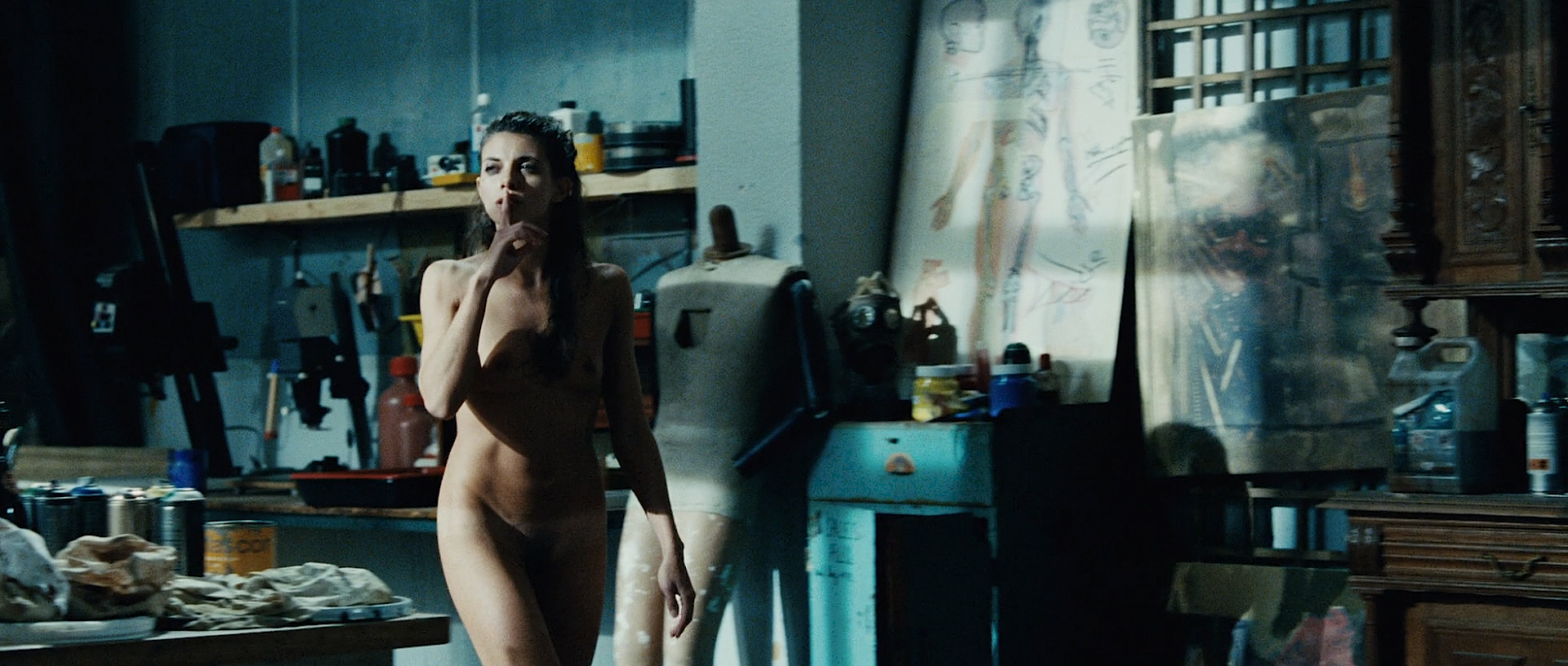 Agnes Delachair nude topless and Dorothée Brière nude bush and butt – A l’aveugle (FR-2012) HD 1080p