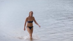 Ruth Wilson hot and wet in bikini sex doggystyle - The Affair (2015) s2e6 HD 720p (4)