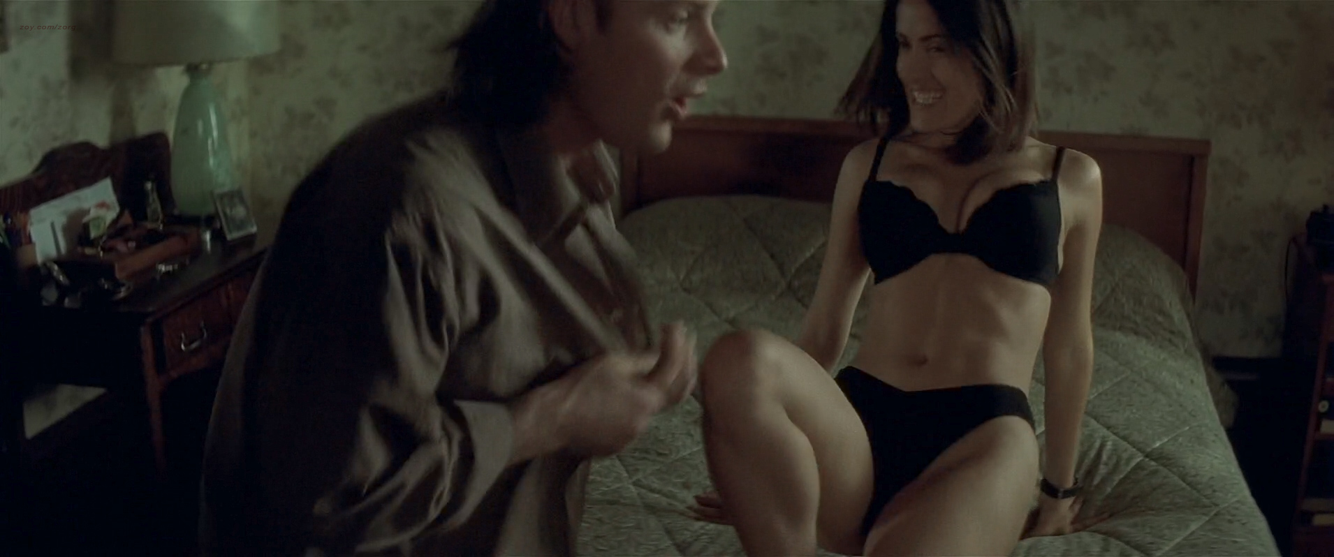 Salma Hayek hot bra and undies and Mindy Chris sex – Chain of Fools (2000) HD 1080p BluRay
