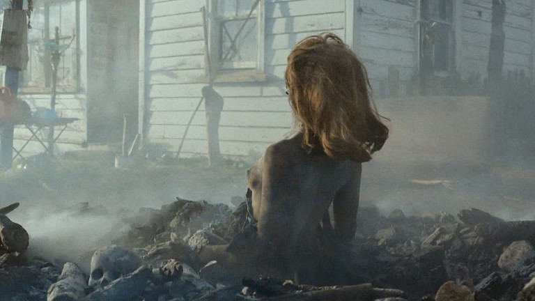 Lucy Lawless nude side boob and butt – Ash vs. Evil Dead (2015) S01E07 HD 1080P WebDl