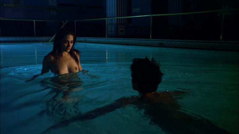 Emmy Rossum nude topless and skinny dipping – Shameless (2001) S01E07 HD 1080p BluRay