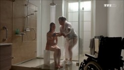 Jennifer Lauret nude topless mild sex - Une Famille Formidable (FR-2015) s12e4 HDTV 720p (3)