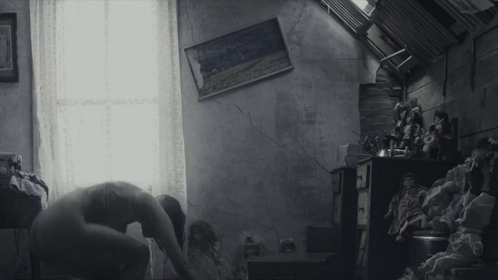 Shannyn Sossamon nude boobs and nude butt -The Day (2011) HD 1080p BluRa (4)
