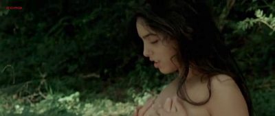 Hafsia Herzi nude sex - Le roi de l'évasion (FR-2009) (7)