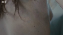 Jodie Comer nude boobs - Thirteen (2016) s1e1 HDTV 720p (3)