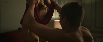 Veerle Baetens nude brief topless - Un Debut Prometteur (FR-2015) (3)