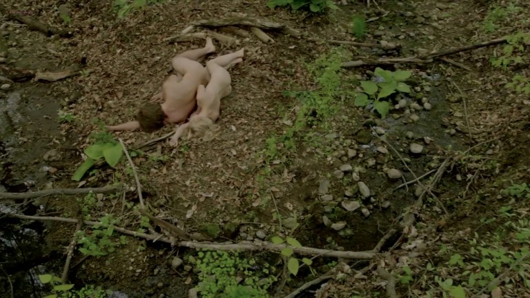 Laura Vandervoort nude but mostly covered in outdoor sex scene – Bitten (2014) s1e4 HD 720p