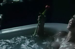 Amy Adams hot boobs in the tube - Batman v Superman Dawn of Justice (2016) 720 (6)