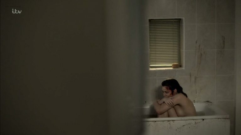 Anna Friel nude side boob in tube and Florence Pugh nude side boob too – Marcella s01e01 (2016) HDTV 720p