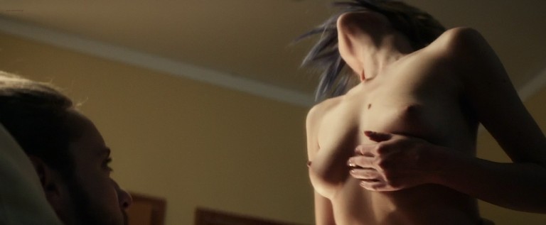 Autumn Kendrick nude topless and sex and Miranda Rae Mayo hot bikini – The Girl In The Photographs (2015) HD 720p WEB-DL