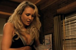 Nikki Whelan hot and sexy - Friends with Benefits (2011) s1e2 HD 720p (3)