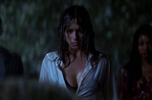 Jennifer Love Hewitt hot bikini and sexy cleavage - I Still Know What You Did Last Summer (1998) hd1080p BluRay (5)