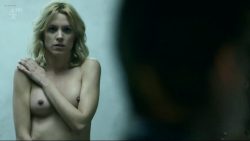 Maggie Civantos nude butt boobs and Berta Vázquez nude lesbian sex - Locked Up (ES-2015) s1 (16)