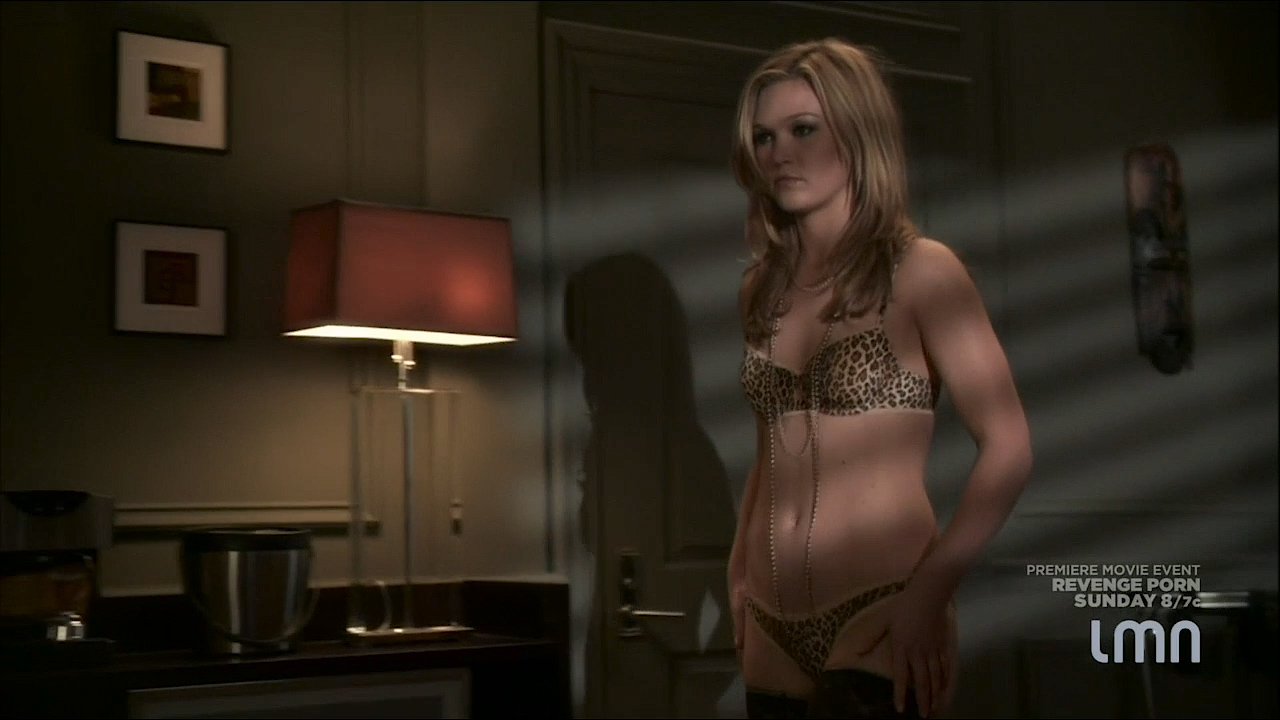Julia-Stiles-hot-and. 