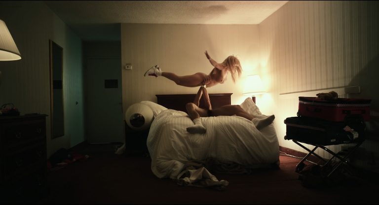 Melissa Rauch hot and her bd nude full frontal – The Bronze (2015) HD 1080p