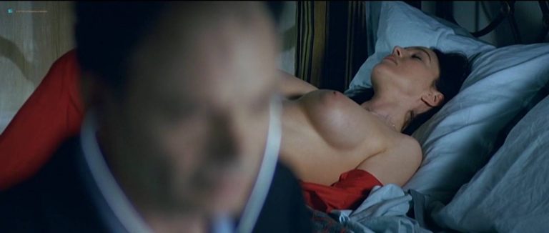 Monica Bellucci nude topless – Combien tu m’aimes? (FR-2005) HDTV 720p