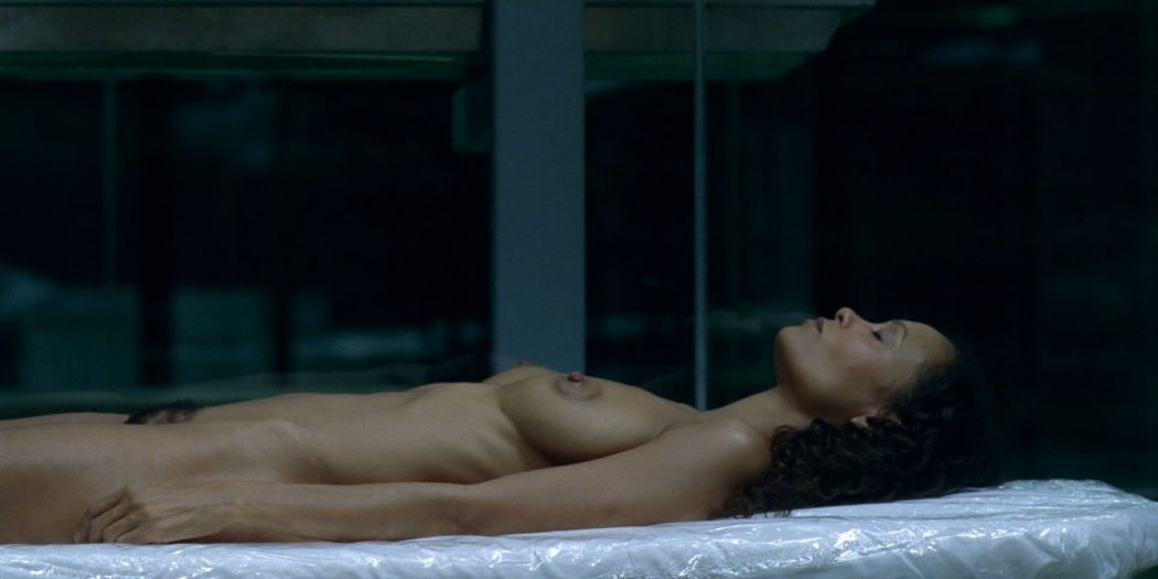 Thandie Newton nude topless Evan Rachel Wood nude nipple and butt other's nude - Westworld (2016) s1e5 HD 1080p (8)