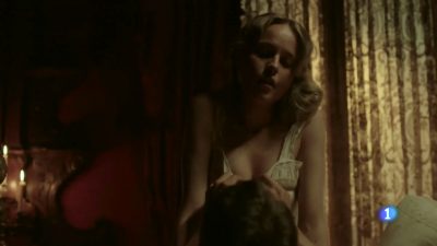 Esmeralda Moya nude topless and sex - Victor Ros (ES 2016) s2e1 HDTV 720p (6)