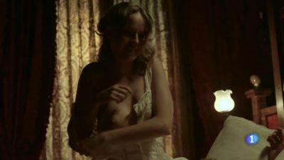 Esmeralda Moya nude topless and sex - Victor Ros (ES 2016) s2e1 HDTV 720p (4)