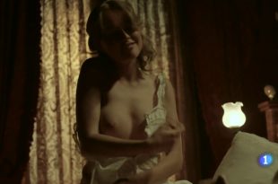 Esmeralda Moya nude topless and sex - Victor Ros (ES 2016) s2e1 HDTV 720p (3)