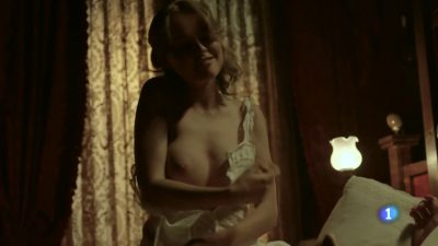 Esmeralda Moya nude topless and sex - Victor Ros (ES 2016) s2e1 HDTV 720p (3)