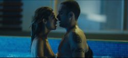 Juana Acosta nude brief topless other's nude butt and boobs - El cartel de los sapos (ES-2011) (2)