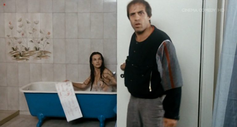 Carole Bouquet nude topless – Bingo Bongo (IT-1982) HDTV720p