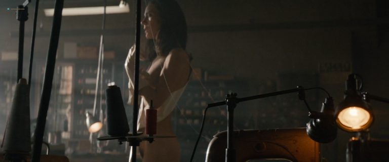 Jennifer Connelly nude brief bush and side boob – American Pastoral (2016) HD 1080p WebDL