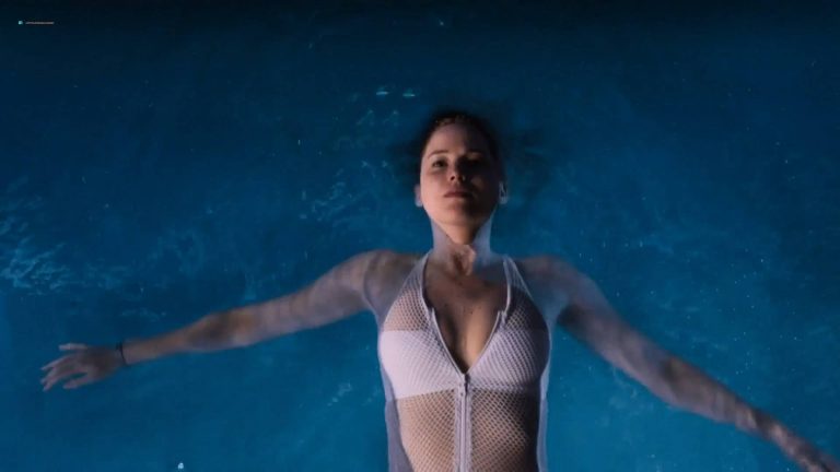 Jennifer Lawrence hot, sexy, wet and some sex – Passengers (2016) HC.HDRip 1080p