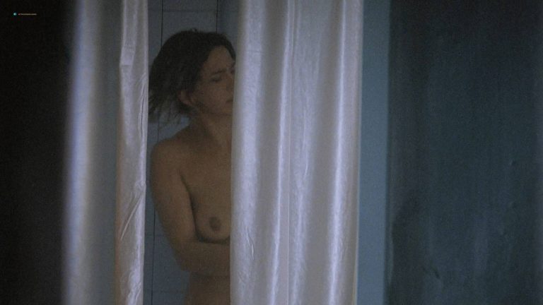 Laura Morante nude topless in the shower- The Dancer Upstairs (ES-2002) HD 1080p