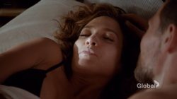 Jennifer Lopez hot some sex - Shades of Blue (2017) s2e2 HDTV 720p