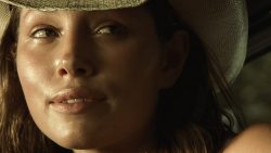 Jessica Biel hot see throuh - The Texas Chainsaw Massacre (2003) HD 1080p BluRay (7)