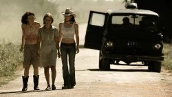 Jessica Biel hot see throuh - The Texas Chainsaw Massacre (2003) HD 1080p BluRay (6)
