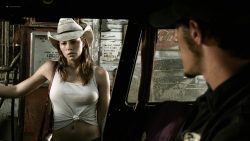 Jessica Biel hot see throuh - The Texas Chainsaw Massacre (2003) HD 1080p BluRay (4)