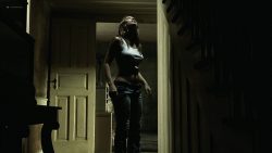 Jessica Biel hot see throuh - The Texas Chainsaw Massacre (2003) HD 1080p BluRay (3)
