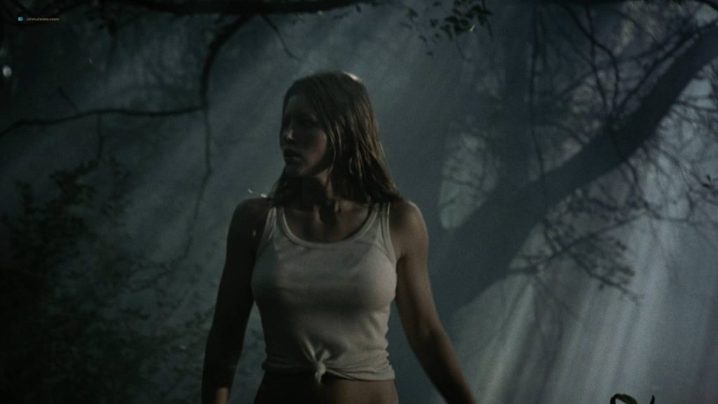 Jessica Biel hot see throuh - The Texas Chainsaw Massacre (2003) HD 1080p BluRay (2)