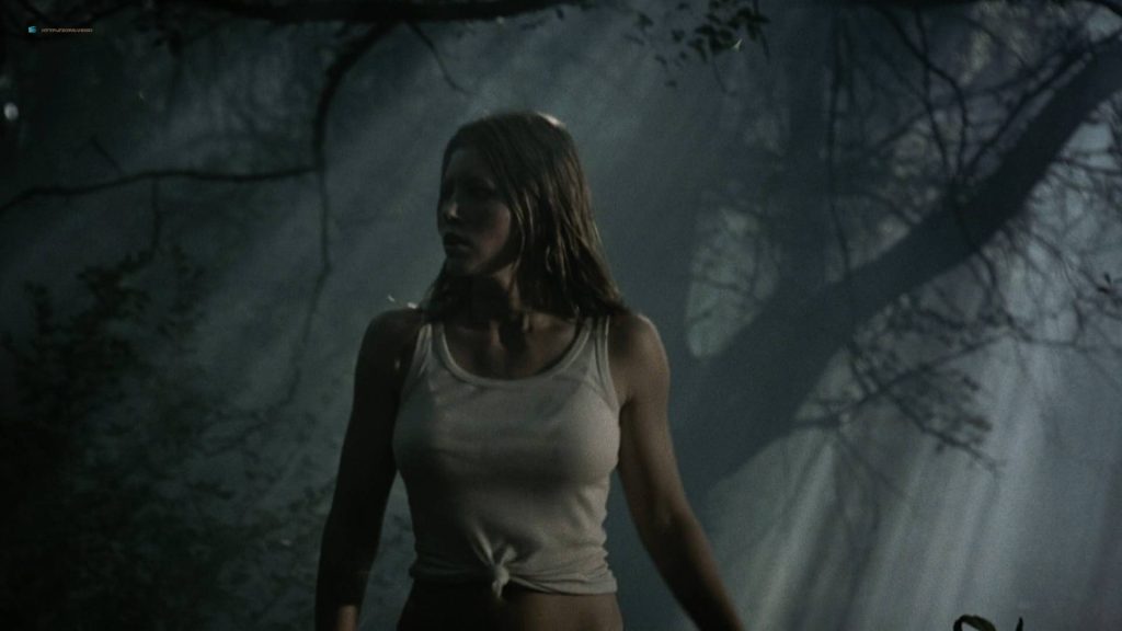 Jessica Biel hot see throuh - The Texas Chainsaw Massacre (2003) HD 1080p BluRay (2)