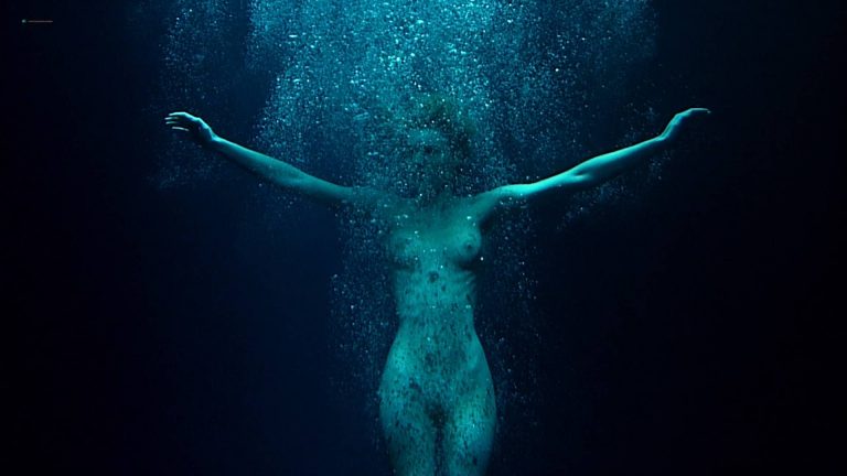 Rebecca Romijn nude full frontal Rie Rasmussen nude in Femme Fatale (2002) HD 1080p WEB-Dl