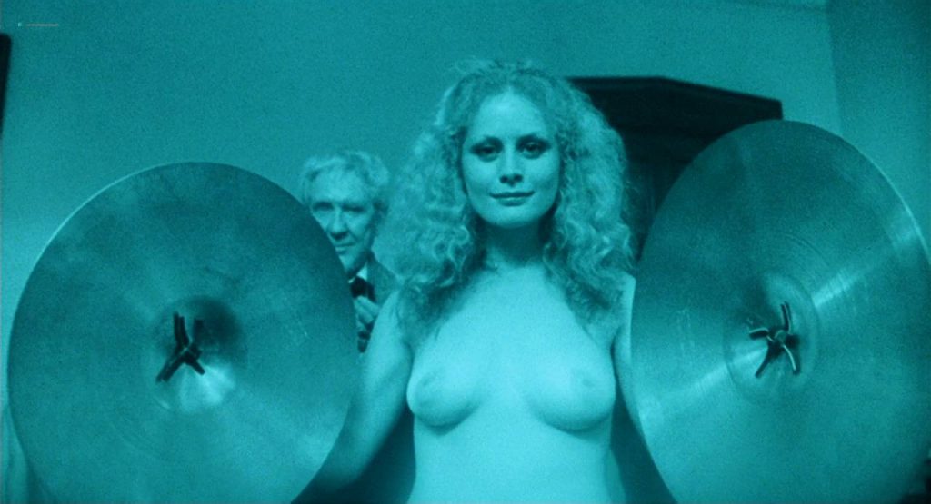 Beverly D'Angelo nude topless Cristina Raines hot Sylvia Miles nude - The Sentinel (1977) HD 720p BluRay (16)