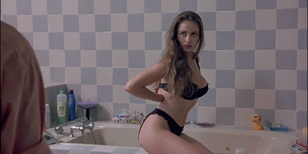 Emmanuelle Béart hot and sexy Nathalie Cardone hot bikini - L'Enfer (FR-1994) HD 1080p BluRay (6)