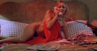 Gloria Guida nude topless butt and bush- Indagine su un delitto perfetto (IT-1978) (5)
