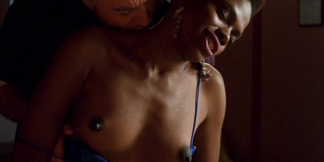 Gloria Lynne Henry nude topless and sex - Phantasm III (1994) HD 1080p BluRay (3)