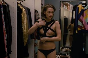 Kristen Stewart nude topless and hot while masturbating - Personal Shopper (2016) HD 1080p WEB (4)