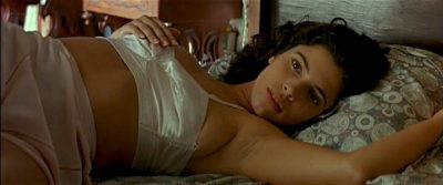 Maribel Verdú hot and sexy Ariadna Gil nude and Penélope Cruz hot - Belle époque (ES-1992) (6)