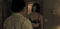 Mary Elizabeth Winstead hot and sexy in bra and some sex - Fargo (2017) s3e5 HD 720p (8)