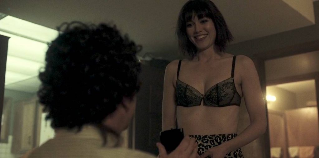 Mary Elizabeth Winstead hot and sexy in bra and some sex - Fargo (2017) s3e5 HD 720p (6)