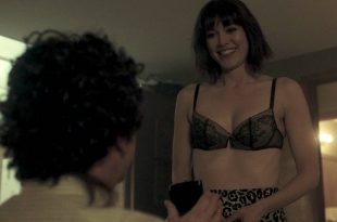 Mary Elizabeth Winstead hot and sexy in bra and some sex - Fargo (2017) s3e5 HD 720p (6)