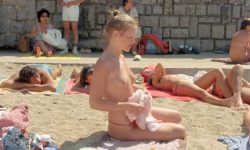 Paulette Christlein nude topless and cute - Le rayon vert (FR-1986) HD 720p (6)