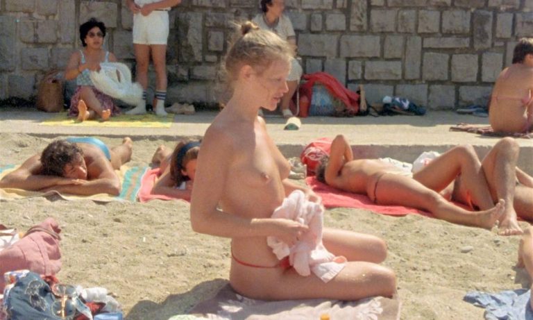 Paulette Christlein nude topless and cute – Le rayon vert (FR-1986) HD 720p
